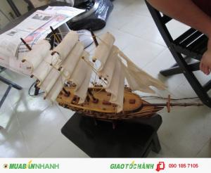 Thuyền buồm trắng