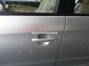 Khuyến Mãi Toyota Vios 2017 Số Sàn Màu Bạc Mới. Mua Trả Góp Chạy Uber Grab chỉ từ 80Tr
