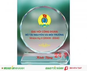 Pha lê chương, kỷ niệm chương, in logo cực đẹp số lượng lớn giá cạnh tranh nhất thị trường