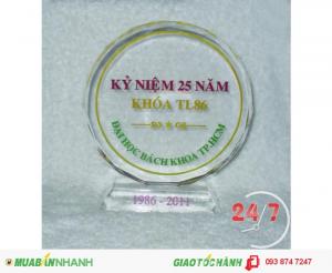 Pha lê chương, kỷ niệm chương, in logo cực đẹp số lượng lớn giá cạnh tranh nhất thị trường