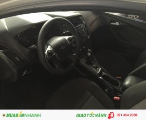 Bán Ford Focus 1.6 AT sx 2013 chạy lướt màu trắng
