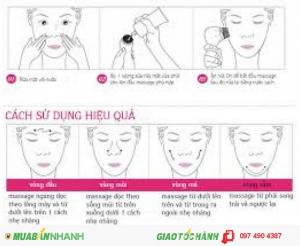 Máy massage và rửa mặt 5 trong 1 là loại máy massage sở hữu nhiều tính năng tuyệt vời nhất hiện nay, có khả năng làm se khít lỗ chân lông, lấy đi các bụi bẩn cứng đầu và loại bỏ sạch mụn mang tới cho bạn làn da trắng mịn màng. Bên cạnh đó, khả năng giải trừ độc tố tích tụ dưới da giúp cho da bạn không bị viêm và ngăn ngừa mụn hiệu quả.
– Sử dụng để loại bỏ các tế bào cứng dưới gót chân hay khuỷu tay làm mềm da bàn tay và chân, giảm rõ rệt những vùng da thô ráp. Đầu massage, kích thích lưu thông máu, ngăn chặn lão hóa trên da. Miếng bọt xốp mềm giúp mát xa cho mặt, gò má, giúp bạn thư giãn hiệu quả. Lông bàn chải mềm mại kết hợp cùng sữa rửa mặt sẽ giúp loại bỏ tế bào chết trên bề mặt da.
Máy massage rửa mặt 5 trong 1 có khả năng xóa tan các vết thâm và tàn nhang, đồng thời làm mờ các nếp nhăn mang tới cho bạn làn da tươi trẻ và căng mịn.Ngoài ra, máy massage và chăm sóc da 5 trong 1 còn giúp loại bỏ các tế bào da chết, loại bỏ các lớp da dầu giữ cho da bạn luôn khô thoáng và trắng sáng. Sử dụng máy massage và chăm sóc da 5 trong 1 sẽ mang tới cho bạn cảm giác thoải mái nhất sau những giờ làm việc căng thẳng và mệt mỏi.
