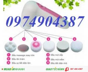 Cách Sử Dụng Máy Massage Rửa Mặt 5 In 1:
– Ghép đầu massage cần dùng vào thân máy.
– Bật nút khởi động và chăm sóc xung quanh các vùng da bằng cách di chuyển bản điện cực lên xuống, không dùng lực mạnh kéo căng da mặt, không dừng lại một điểm trên da mặt trong thời gian quá lâu.
– Sử dụng máy lướt đều trên khắp vùng da cần chăm sóc.
– Lướt máy chầm chậm (khoảng 5 giây)
– Kết thúc: Bấm nút tắt.
Các Chức Năng Của Máy Rửa Mặt 5 In 1 Beauty Care Massager:
– Làm sạch lỗ chân lông, giải trừ độc tố tích tụ dưới da.
– Lấy đi bụi bẩn, mụn cám, tế bào chết.
– Giảm nếp nhăn, mờ tàn nhang.
– Làm trắng da, mờ vết nám, giữ ẩm, phân hủy các chất độc tố đen một cách nhanh chóng, cho làn da trắng sáng, mịn màng.
– Ngăn ngừa dầu và tăng cường hấp thu độ ẩm cho da, có thể hỗ trợ trong việc tẩy trang.
– Tiết kiệm rất nhiều chi phi so với rửa mặt thông thường hay đi Spa.