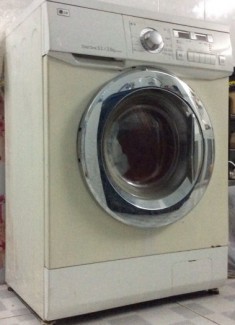 Cần bán máy giặt cửa trước - LG Nhật
