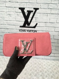 Cluth Lv Super sale sang chanh