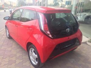 Giao ngay xe mới nhập khẩu Toyota Aygo màu đỏ, baỏ hành 36 tháng