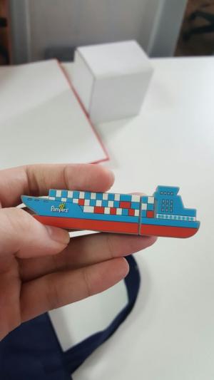 USB nhựa PVC cao cấp độc đáo, ngộ nghĩnh và lạ mắt có thể làm theo những biểu tượng của cty bạn
