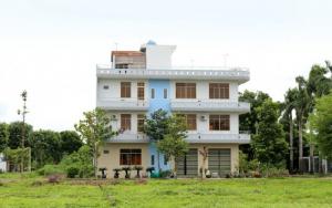 Bán 2 lô đất mặt tiền hùng vương, 200m2, 1,2 tỷ, đối diện trung tâm thương mại.