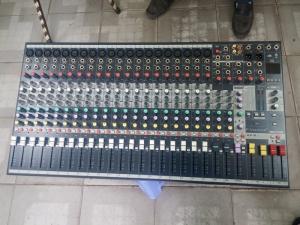 Mixer soundcraft EFX20/2 nhập chính hãng