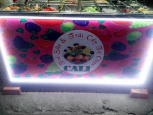 Cần thanh lí xe đẩy trái cây và trà sữa tự chọn
