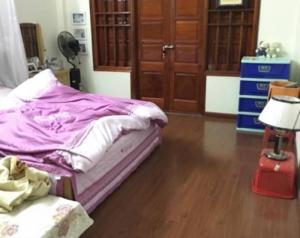 Bán gấp nhà phố Nguyễn Sơn, Long Biên 60m, 3.3 tỷ, ở ngay, ô tô.