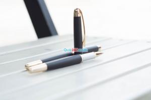 Bút kim loại 06 khắc laser tên logo, slogan hay thông điệp quà tặng sang trọng và đẳng cấp