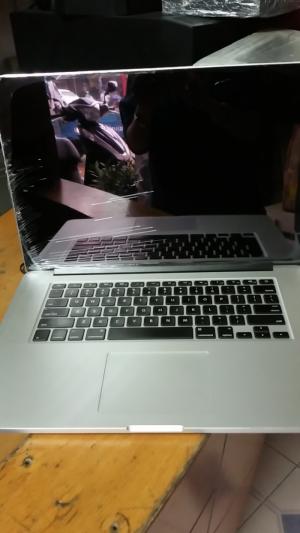Macbook Pro Retina | cổng giao tiếp USB; bluetooth; bộ đọc thẻ nhớ