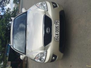 Cần bán Kia Caren 2.0 sx 2013 màu bạc