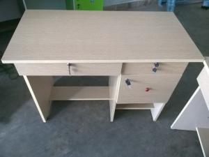 Bàn làm việc (mới 100%) phủ melalin trống trầy FREE SHIP