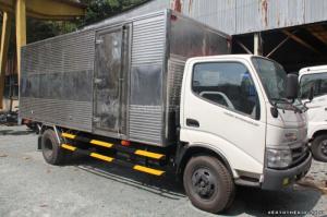 Cần bán Hino tải 4 tấn WU342L 110HD, thùng kín nhập khẩu nguyên chiếc