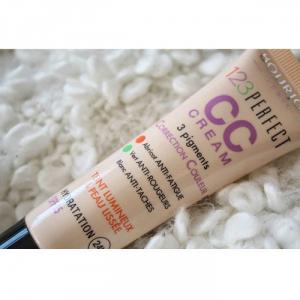 Kem Nền Bourjois 123 Perfect CC Cream Foundation SPF15