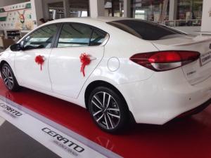 Kia Cerato 2016, ưu đãi đến 48 triệu, tặng nhiều quà tặng hấp dẫn, hỗ trợ ngân hàng đăng ký giao xe tận nhà