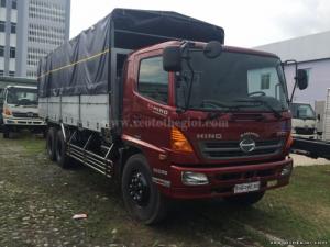 Bán xe tải Hino FL8JTSL 3 chân 9m3 thùng mui bạt, có vay, bán trả góp lãi suất thấp