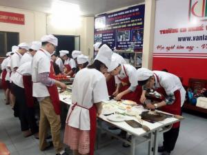 CĐN Văn Lang: Tuyển sinh các khóa học Làm bánh cơ bản, bánh kem, bánh gato tại Hà Nội