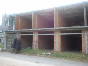 Bán nhà xây thô 1 trệt 1 lầu, 1 tấm sàn tại chợ tân Thành.