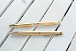 Bút kim loại khắc tên quà tặng ý nghĩa ngày 20 10 dành cho những người phụ nữ bạn yêu quý