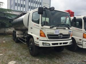 Xe xitéc chở xăng Hino FM8JNSA, thể tích chứa 18.000 lít, mới