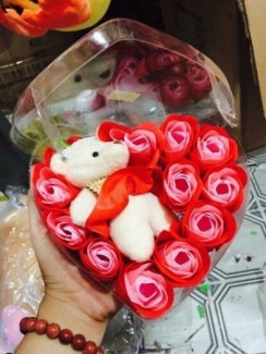 Hộp quà hoa sáp Vĩnh cửu trái tim tặng Gấu Bông đáng yêu TGS44943, đủ màu như hình nhé
