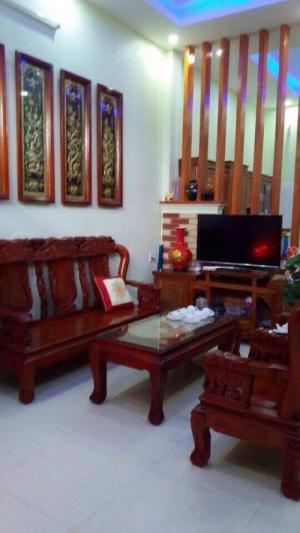 Bán gấp nhà lô góc chính chủ 3T,Tiền Phong, S=50m2, oto cách vài mét, giá chỉ 1,3 tỷ.