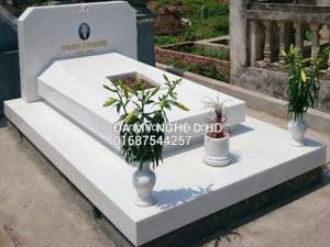 Mộ đá khối cẩm thạch trắng