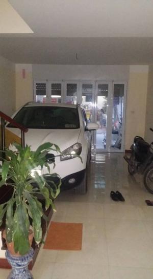 Bán nhà phân lô có vỉa hè ngõ 168 nguyễn diển,diện tích 61m2,nhà 4 tầng,mặt tiền 4,8m,hướng tây nam