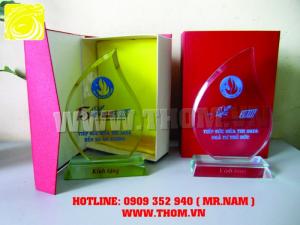 Cơ sở sản xuất biểu trưng quà tặng, biểu trưng tặng thầy cô 20/11, biểu trưng giá rẻ