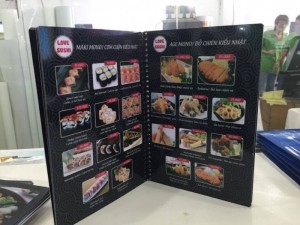 In menu nhà hàng, in menu nhựa cao cấp thực hiện bởi In Thực Đơn | Loại hình in: in menu cuốn, menu nhựa, đóng gáy lò xo