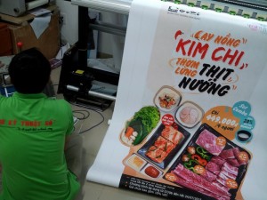Với máy in PP khổ lớn mực nước, mực dầu hiệu Mimaki Nhật Bản - In Thực Đơn mang đến chất lượng hình ảnh menu sắc nét, từng món ăn, thức uống in menu, in thực đơn đẹp, sáng, thu hút thực khách | Bạn có thể in thử trước test màu trước khi quyết định đặt in