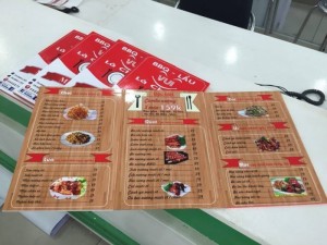 In menu quán lẩu với chất liệu PP cán format chống nước