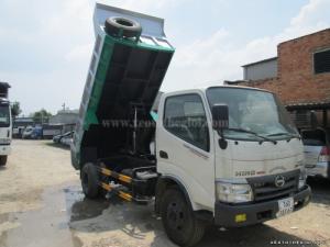 Xe tải Hino WU342L Dutro 5 tấn, tiết kiệm nhiên liệu, nhận thiết kế và đóng thùng