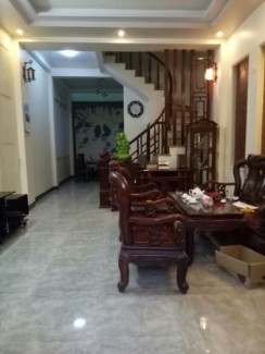 Cần bán gấp! Nhà 4 tầng đẹp, trung tâm thành phố gần trường chợ