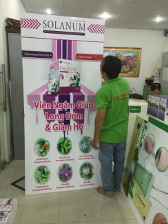 In UV PP | Thành phẩm in UV PP gia công cán bồi formex làm poster, banner dạng đứng, giới thiệu thông tin quảng cáo, sản phẩm quảng cáo tại cửa hàng, showroom | Dạng poster đứng bền chắc, đẹp