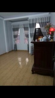 Gia đình cần bán ngôi nhà tại trung tâm thành phố
