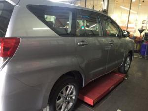 Toyota Innova 2018 số sàn màu xám mới đã có mặt tại Đại lý Toyota 100% vốn Nhật - Toyota An Thành Fukushima, gọi đến 0982 100 120 để đặt lịch xem xe, lái thử xe Innova