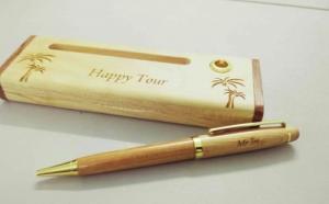 Combo hộp trắng lớn + bút xoay