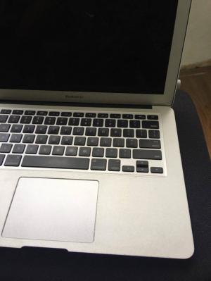 Macbook Air 13inch MD760b | Màn hình: 13.3 inch