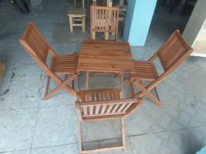 Bàn ghế gỗ xếp - GIÁ RẺ