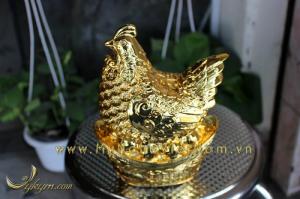 Tượng gà đồng phong thủy đẻ trứng vàng mạ vàng