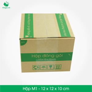 HỘP CARTON ĐÓNG GÓI GIAO HÀNG COD
Sản phẩm: M1 - Size 12x12x10 cm- Hộp Carton đóng gói gửi hàng thu hộ COD
Công dụng: Đóng gói Hộp đựng mỹ phẩm, ví, điện thoại, đồng hồ, phụ kiện nhỏ,…
- Mỹ phẩm: hộp đựng kem, hộp phấn, son,…
- Phụ kiện: đồng hồ, dây nịch, dây chuyền, nhẫn…
- Phụ kiện điện tử: USB, thẻ nhớ..
- Dược phẩm: thuốc men…
- Sim điện thoại
Đặc điểm: In thông tin đơn hàng giao nhận gồm Thông tin người gửi, Thông tin người nhận, Mã vận đơn, số tiền thu hộ,…
TIÊU CHUẨN SẢN PHẨM:
- Carton 3 lớp sóng B, chịu lực tốt.
- Được in sẵn bản điền Thông tin Người gửi – Người nhận và tiền thu hộ COD.
- Kích thước được fix sẵn theo nấc vận chuyển giao nhận 250gr, 500gr, 1000gr #ems #viettelpost #shipchung #kerryexpress #giaohangnhanh #goldship
-Hộp Carton được thiết kế tối ưu kích thước khi vận chuyển
-Đảm bảo hàng hóa được bảo vệ an toàn
-Đem lại trải nghiệm tốt nhất cho Khách hàng
http://magix.vn/collections/carton-cod-hop-dong-goi-giao-hang/products/hop-carton-dong-goi-giao-hang-cod-hop-giay-m1