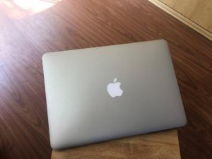 Macbook Air 13inch MD761 | CPU: Intel core I5 1.3Ghz
