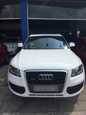 Bán xe Audi Q5 2011 trắng cực đẹp tại Hà Nội