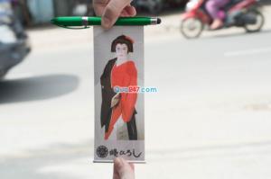Bút banner - Món quà tặng nhận diện thương hiệu giá thành rẻ, hiệu quả cao