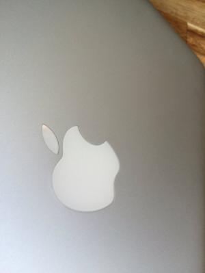 Laptop Macbook air 2013 ( max option) siêu khủng giá rẻ