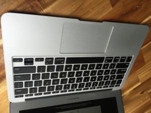 Macbook air 2011 MC968, 99%, zin 100%, siêu khủng giá rẻ